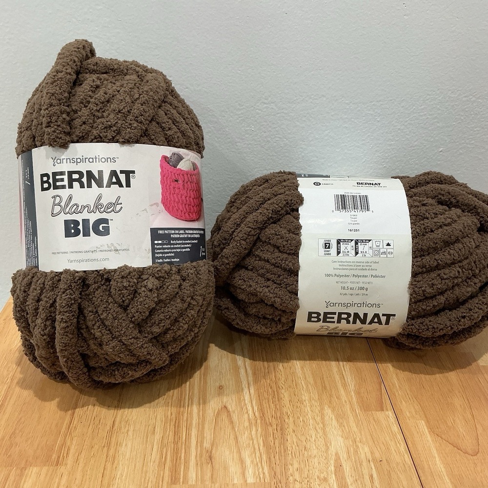 Bernat Blanket Big Taupe Gray Yarn 10.5 oz lot of 2 Skeins Free Shipping
